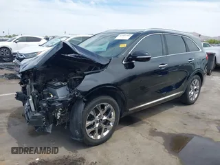 2019 Kia Sorento SX z VIN 5XYPK4A51KG525088, wystawiony jako IAAI lot #42382282 z przebiegiem 69 574 mil mil oraz . Historia ofert i sprzedaży dostępna na DreamBid. Obrazek 2.