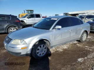2004 Volkswagen Passat GL z VIN WVWMD63B14P109487, wystawiony jako Copart lot #42250775 z przebiegiem 137 830 mil mil oraz Szkoda całkowita • Salvage title. Historia ofert i sprzedaży dostępna na DreamBid. Obrazek 1.