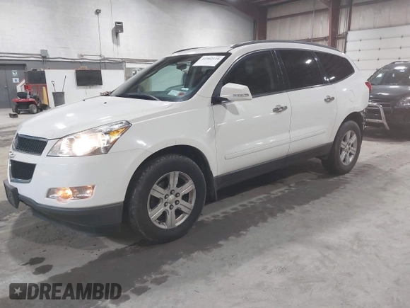 2012 Chevrolet Traverse 1LT z VIN 1GNKVGEDXCJ241794, wystawiony jako IAAI lot #41902110 z przebiegiem 138 305 mil mil oraz . Historia ofert i sprzedaży dostępna na DreamBid. Obrazek 17.