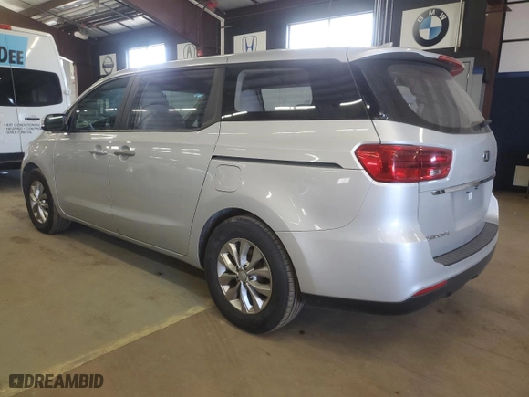 2019 Kia Sedona L with VIN KNDMA5C13K6538465, listed as a Copart auction lot 48683255 with 189,990 mi miles and Clean Title. Bid and sale history available at carsss.com. Image 2.