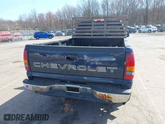 2002 Chevrolet Silverado 2500HD LS with VIN 1GCHK23U52F128404, listed as a IAAI auction lot 42079138 with 153,613 mi miles. Bid and sale history available at carsss.com. Image 16.