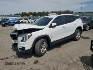2022 GMC Terrain SLE z VIN 3GKALTEV3NL265091, wystawiony jako Copart lot #54828235 z przebiegiem 34 259 mil mil oraz Szkoda całkowita • Salvage title. Historia ofert i sprzedaży dostępna na DreamBid. Obrazek 1.