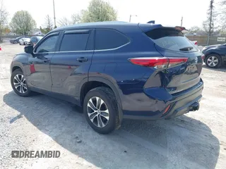 2021 Toyota Highlander XLE with VIN 5TDGZRBH4MS543611, listed as a IAAI auction lot 42117900 with 66,333 mi miles and . Bid and sale history available at DreamBid. Image 3.