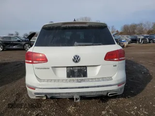 2016 Volkswagen Touareg Sport с VIN WVGEF9BPXGD011699, выставлен на аукционе Copart как лот 85089304 с пробегом 107 792 миль миль и Списание • Salvage title. История ставок и продаж доступна на DreamBid. Изображение 6.
