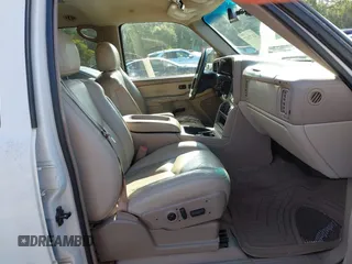 2003 Chevrolet Tahoe LS z VIN 1GNEC13Z83J195493, wystawiony jako IAAI lot #42472037 z przebiegiem 228 016 mil mil oraz . Historia ofert i sprzedaży dostępna na DreamBid. Obrazek 5.