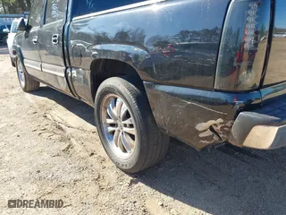 2006 Chevrolet Silverado 1500 LT1 with VIN 2GCEC13T461248659, listed as a IAAI auction lot 41700376 with 179,393 mi miles. Bid and sale history available at carsss.com. Image 6.
