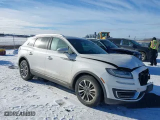 2019 Lincoln Nautilus Select with VIN 2LMPJ8K90KBL11080, listed as a IAAI auction lot 41358976 with 46,390 mi miles. Bid and sale history available at carsss.com. Image 1.