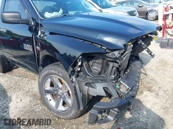 2013 Ram 1500 Express z VIN 3C6JR6AT5DG509659, wystawiony jako IAAI lot #42682018 z przebiegiem 138 816 mil mil oraz . Historia ofert i sprzedaży dostępna na DreamBid. Obrazek 19.