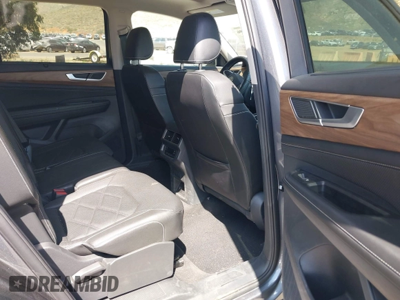 2024 Volkswagen Atlas SE с VIN 1V2KR2CAXRC502457, выставлен на аукционе IAAI как лот 42003296 с пробегом 19 138 миль миль и . История ставок и продаж доступна на DreamBid. Изображение 8.