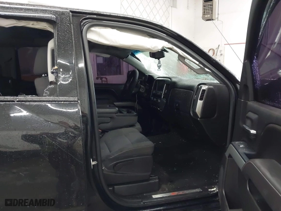 2017 Chevrolet Silverado 1500 LT with VIN 1GCVKREC5HZ253927, listed as a IAAI auction lot 41720221 with 110,141 mi miles. Bid and sale history available at carsss.com. Image 5.