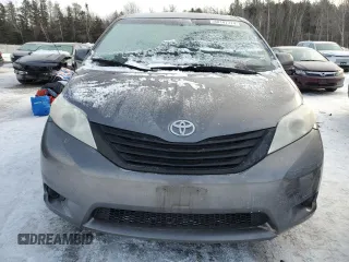 2011 Toyota Sienna with VIN 5TDZK3DC6BS151402, listed as a Copart auction lot 86147774 with 388,569 mi miles and Clean Title. Bid and sale history available at carsss.com. Image 5.