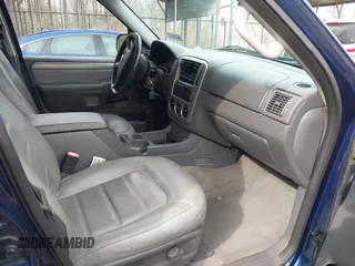 2004 Ford Explorer XLT z VIN 1FMZU73W44UA79929, wystawiony jako IAAI lot #41612541 z przebiegiem 142 867 mil mil oraz . Historia ofert i sprzedaży dostępna na DreamBid. Obrazek 5.