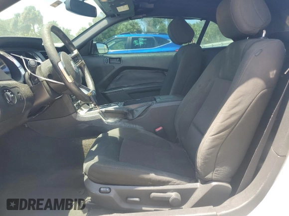2014 Ford Mustang V6 with VIN 1ZVBP8EM6E5280254, listed as a Copart auction lot 61367625 with 81,346 mi miles and Salvage title. Bid and sale history available at DreamBid. Image 7.
