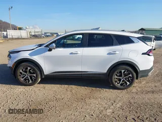 2025 Kia Sportage EX with VIN 5XYK3CDF4SG246952, listed as a IAAI auction lot 41754553 with 2,798 mi miles and . Bid and sale history available at carsss.com. Image 14.