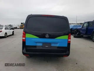 2016 Mercedes-Benz Metris Cargo z VIN WD3PG2EAXG3171266, wystawiony jako Copart lot #43595185 z przebiegiem 101 889 mil mil oraz Szkoda całkowita • Salvage title. Historia ofert i sprzedaży dostępna na DreamBid. Obrazek 6.