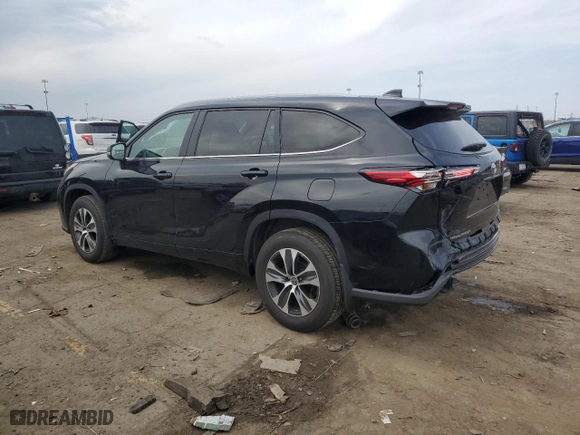 2023 Toyota Highlander L with VIN 5TDKDRBHXPS014841, listed as a Copart auction lot 52777845 with 28,384 mi miles and Clean Title. Bid and sale history available at carsss.com. Image 2.