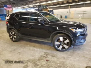 2019 Volvo XC40 Momentum with VIN YV4162XZ2K2009550, listed as a Copart auction lot 62205663 with 61,363 mi miles. Bid and sale history available at carsss.com. Image 4.