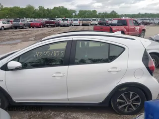 2018 Toyota Prius One with VIN JTDKDTB33J1599980, listed as a IAAI auction lot 42057855 with 112,027 mi miles and . Bid and sale history available at DreamBid. Image 14.