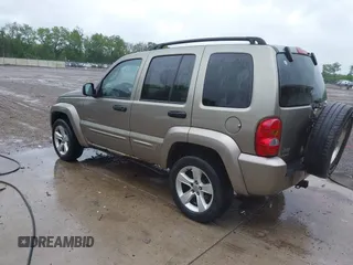 2004 Jeep Liberty Limited z VIN 1J4GL58K54W118633, wystawiony jako IAAI lot #42334543 z przebiegiem 206 491 mil mil oraz . Historia ofert i sprzedaży dostępna na DreamBid. Obrazek 3.