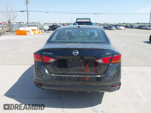 2024 Nissan Altima SV z VIN 1N4BL4DV3RN335742, wystawiony jako IAAI lot #42521869 z przebiegiem 39 505 mil mil oraz . Historia ofert i sprzedaży dostępna na DreamBid. Obrazek 16.