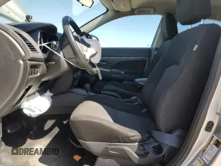 2019 Mitsubishi Outlander SE with VIN JA4AP4AU6KU022258, listed as a Copart auction lot 49253235 with 101,876 mi miles and Salvage title. Bid and sale history available at DreamBid. Image 7.