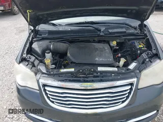 2012 Chrysler Town & Country Touring z VIN 2C4RC1BG8CR189120, wystawiony jako IAAI lot #42014671 z przebiegiem 204 734 mil mil oraz . Historia ofert i sprzedaży dostępna na DreamBid. Obrazek 10.