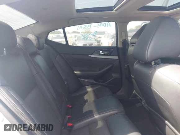 2018 Nissan Maxima S with VIN 1N4AA6AP0JC364148, listed as a IAAI auction lot 41984524 with 24,419 mi miles and . Bid and sale history available at DreamBid. Image 7.