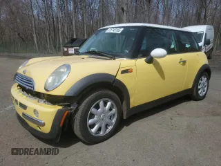 2003 MINI Hardtop with VIN WMWRC33453TE14621, listed as a Copart auction lot 51748165 with 114,327 mi miles and Salvage Title. Bid and sale history available at DreamBid. Image 1.
