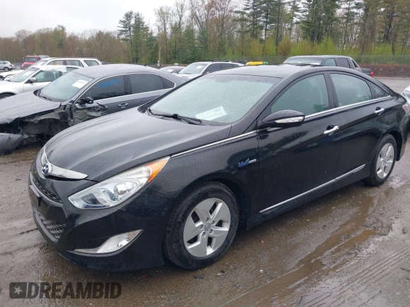 2012 Hyundai Sonata Hybrid z VIN KMHEC4A40CA031572, wystawiony jako IAAI lot #42161534 z przebiegiem 67 663 mil mil oraz . Historia ofert i sprzedaży dostępna na DreamBid. Obrazek 2.