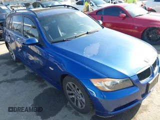 2007 BMW 3 Series 328i with VIN WBAVS13507FX15605, listed as a IAAI auction lot 42083722 with 177,850 mi miles. Bid and sale history available at carsss.com. Image 1.