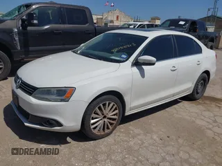 2011 Volkswagen Jetta SEL z VIN 3VWLX7AJ2BM006596, wystawiony jako IAAI lot #42088813 z przebiegiem 192 884 mil mil oraz . Historia ofert i sprzedaży dostępna na DreamBid. Obrazek 2.