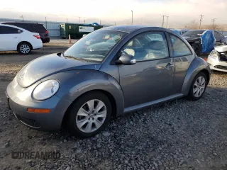 2008 Volkswagen Beetle S z VIN 3VWRW31C88M506374, wystawiony jako Copart lot #83808904 z przebiegiem 109 126 mil mil oraz Szkody całkowita. Historia ofert i sprzedaży dostępna na DreamBid. Obrazek 1.