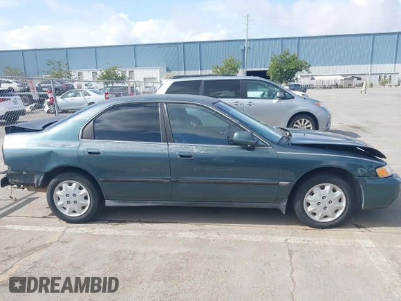 1996 Honda Accord LX with VIN 1HGCD5636TA182464, listed as a IAAI auction lot 41867521 with 191,832 mi miles and . Bid and sale history available at carsss.com. Image 14.