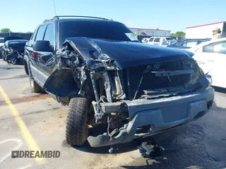 2002 Chevrolet Avalanche with VIN 3GNEK13T42G142319, listed as a IAAI auction lot 41977733 with Not Provided miles and . Bid and sale history available at DreamBid. Image 6.