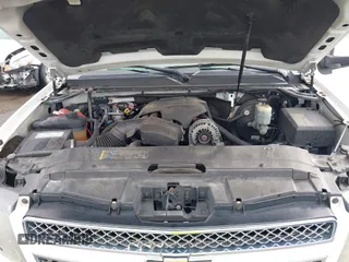 2008 Chevrolet Suburban LTZ with VIN 1GNFC16018R143195, listed as a IAAI auction lot 41577367 with 223,506 mi miles and . Bid and sale history available at DreamBid. Image 10.