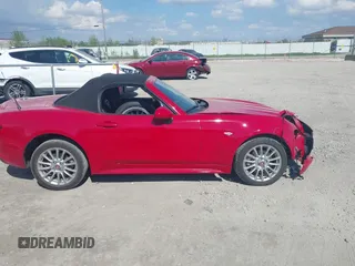 2017 FIAT 124 Spider Lusso z VIN JC1NFAEK3H0128181, wystawiony jako IAAI lot #42277948 z przebiegiem 15 668 mil mil oraz . Historia ofert i sprzedaży dostępna na DreamBid. Obrazek 13.