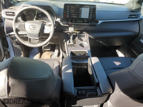 2024 Toyota Sienna LE with VIN 5TDCSKFC5RS123212, listed as a Copart auction lot 44034235 with 9,090 mi miles and Salvage Title. Bid and sale history available at carsss.com. Image 8.