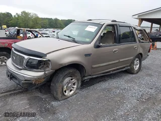 2001 Ford Expedition XLT with VIN 1FMPU16L31LB39187, listed as a IAAI auction lot 40405470 with 1 mi miles. Bid and sale history available at carsss.com. Image 18.