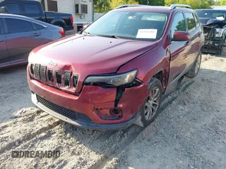 2019 Jeep Cherokee Latitude z VIN 1C4PJLCB9KD325901, wystawiony jako IAAI lot #42234702 z przebiegiem 212 784 mil mil oraz . Historia ofert i sprzedaży dostępna na DreamBid. Obrazek 6.