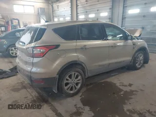 2017 Ford Escape SE z VIN 1FMCU0GD0HUC93439, wystawiony jako IAAI lot #41447523 z przebiegiem 94 776 mil mil oraz . Historia ofert i sprzedaży dostępna na DreamBid. Obrazek 4.