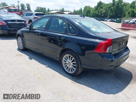 2008 Volvo S40 2.4L с VIN YV1MS390X82365795, выставлен на аукционе IAAI как лот 42399375 с пробегом 175 653 миль миль и . История ставок и продаж доступна на DreamBid. Изображение 3.
