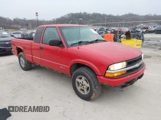 2002 Chevrolet S-10 LS with VIN 1GCDT19W928196725, listed as a IAAI auction lot 41460012 with 191,621 mi miles. Bid and sale history available at carsss.com. Image 1.
