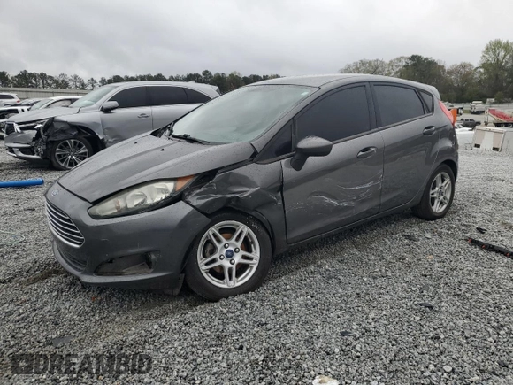 2018 Ford Fiesta SE z VIN 3FADP4EJ5JM103411, wystawiony jako Copart lot #50130325 z przebiegiem 111 247 mil mil oraz Szkoda całkowita • Salvage title. Historia ofert i sprzedaży dostępna na DreamBid. Obrazek 1.