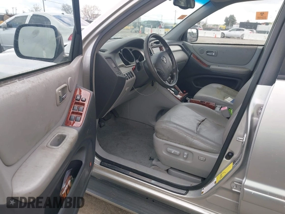 2006 Toyota Highlander z VIN JTEDW21A160001634, wystawiony jako IAAI lot #41899340 z przebiegiem Nie podano mil oraz . Historia ofert i sprzedaży dostępna na DreamBid. Obrazek 5.