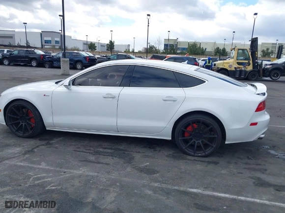 2013 Audi A7 3.0 Premium Plus with VIN WAUYGAFC2DN067128, listed as a IAAI auction lot 41723337 with 187,732 mi miles. Bid and sale history available at carsss.com. Image 15.