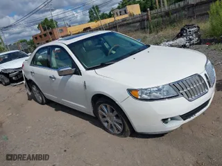 2010 Lincoln MKZ with VIN 3LNHL2GC6AR753891, listed as a IAAI auction lot 39901809 with 152,007 mi miles. Bid and sale history available at carsss.com. Image 1.
