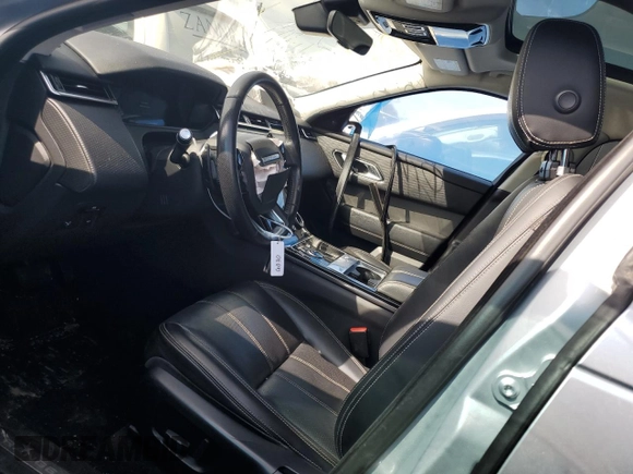 2019 Land Rover Range Rover Velar S with VIN SALYB2EXXKA234232, listed as a Copart auction lot 43691524 with 70,862 mi miles. Bid and sale history available at carsss.com. Image 7.