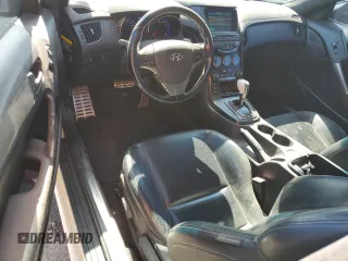 2013 Hyundai Genesis Coupe Track z VIN KMHHU6KJ6DU079703, wystawiony jako Copart lot #57285915 z przebiegiem 154 940 mil mil oraz Tytuł czysty. Historia ofert i sprzedaży dostępna na DreamBid. Obrazek 8.