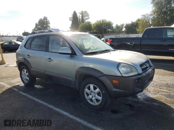 2005 Hyundai Tucson GLS with VIN KM8JN12D95U093916, listed as a Copart auction lot 76326214 with 159,295 mi miles and Salvage Title. Bid and sale history available at carsss.com. Image 4.