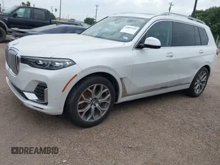 2020 BMW X7 xDrive40i z VIN 5UXCW2C02L9B68713, wystawiony jako IAAI lot #42097115 z przebiegiem 95 758 mil mil oraz . Historia ofert i sprzedaży dostępna na DreamBid. Obrazek 2.